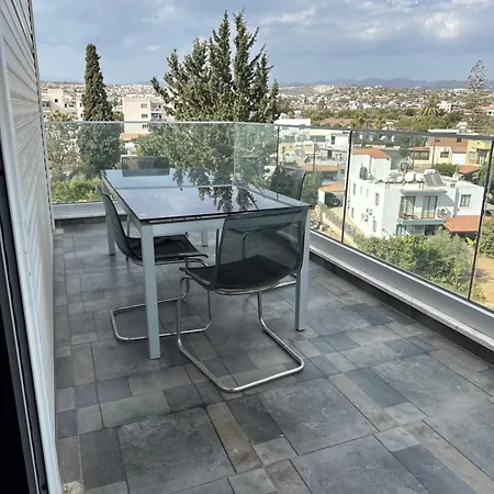 Costas Court شقة ليماسول