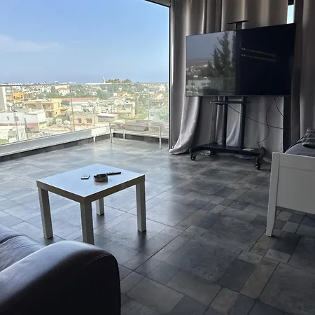 Costas Court شقة ليماسول