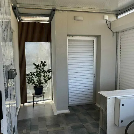 Costas Court * ليماسول