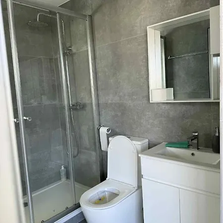 Costas Court Apartament *