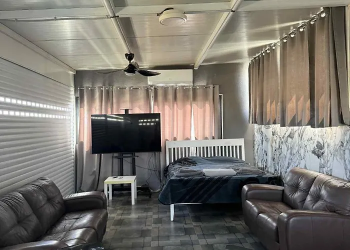 Costas Court * Lemesos